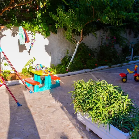 Lefka And Hotel