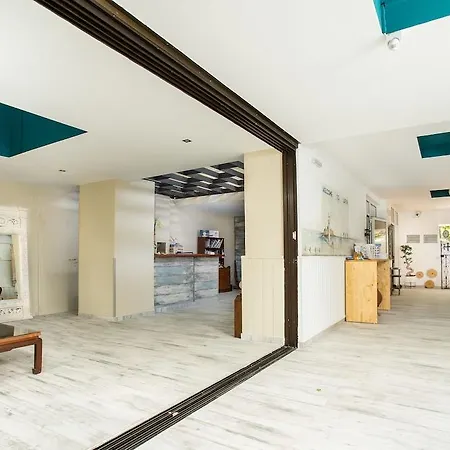 Hotel Lefka And
